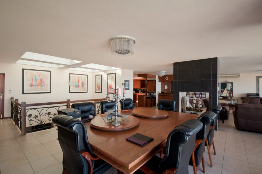 7 Bedroom Property for Sale in Outeniqua Strand Western Cape